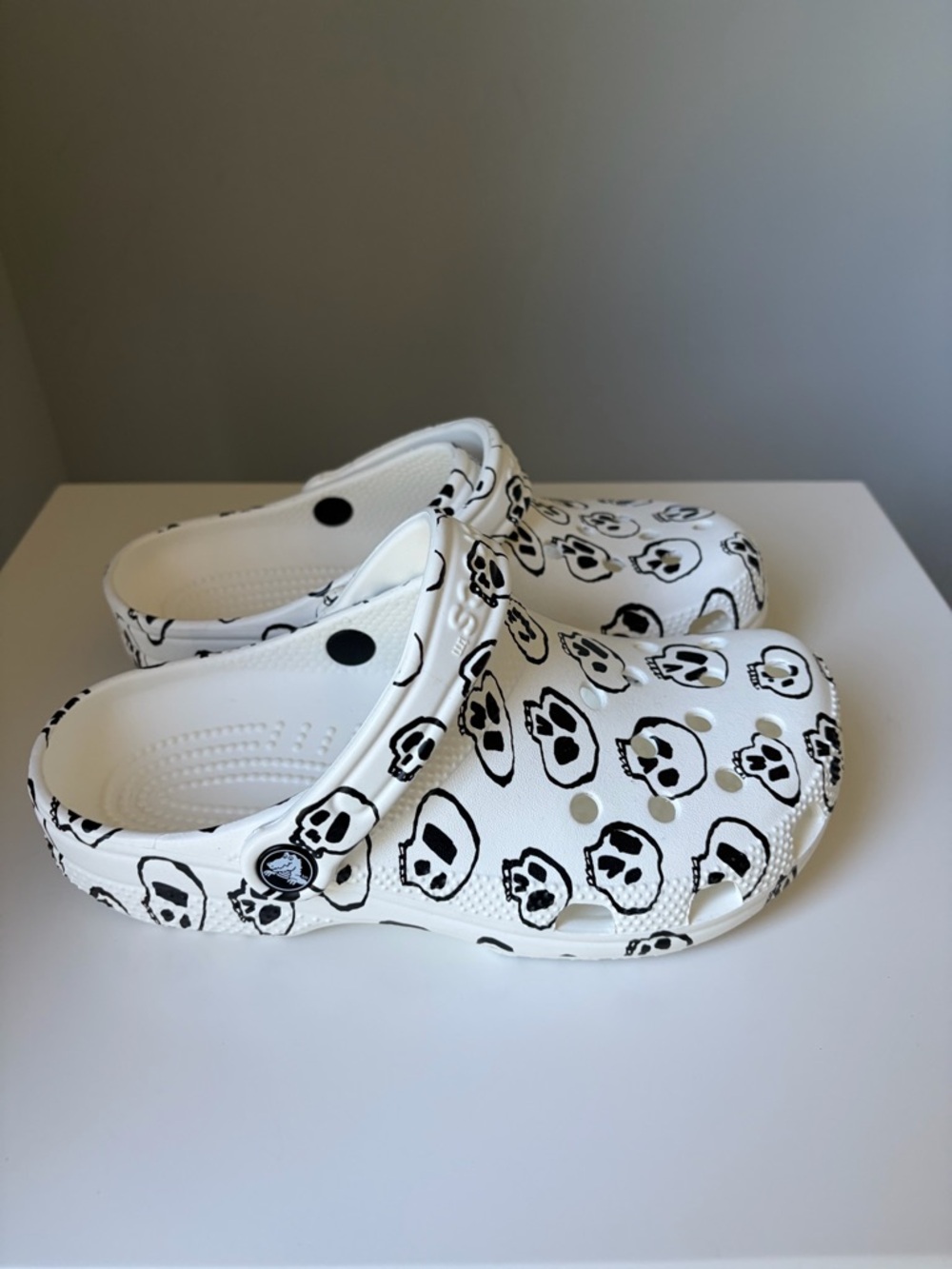 CROCS Skull Classic Clogs - Picture 2 of 9